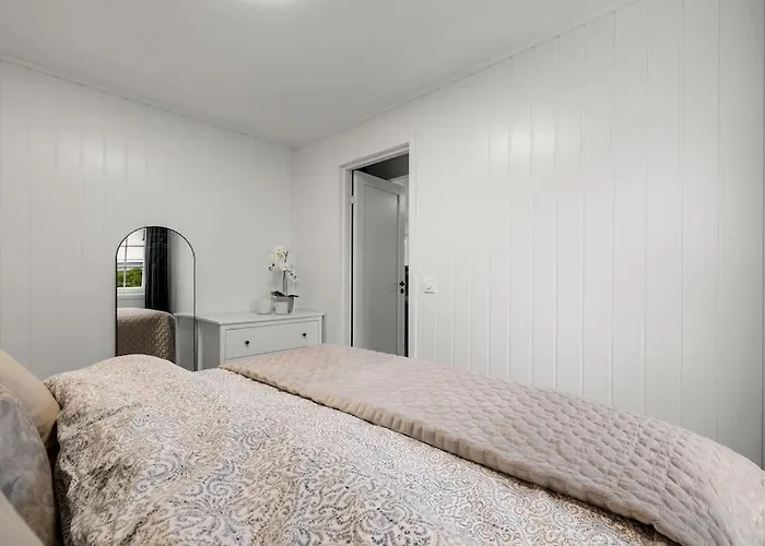 Villa Sentral Og Fin Enebolig I Lillestrom